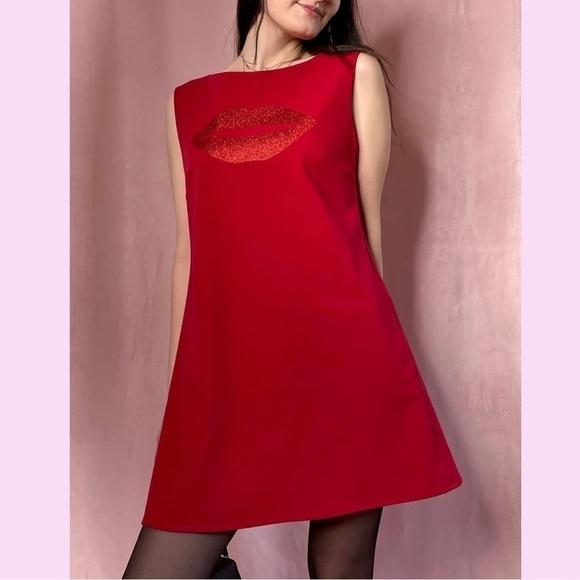 FIORUCCI LIPS Kiss Shift Designer Dress - Picture 1 of 8